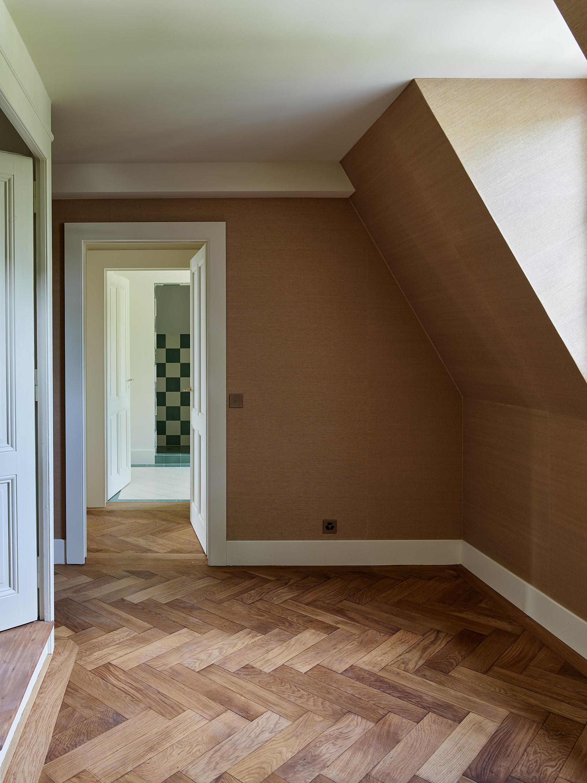 Ahp0069 AIQ4 009170 J2560